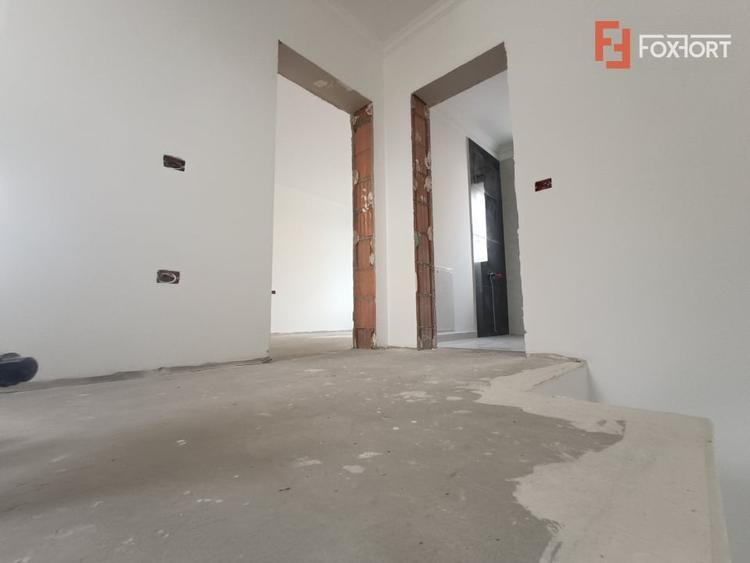 Casă cu 3 camere cu Canalizare în Giroc