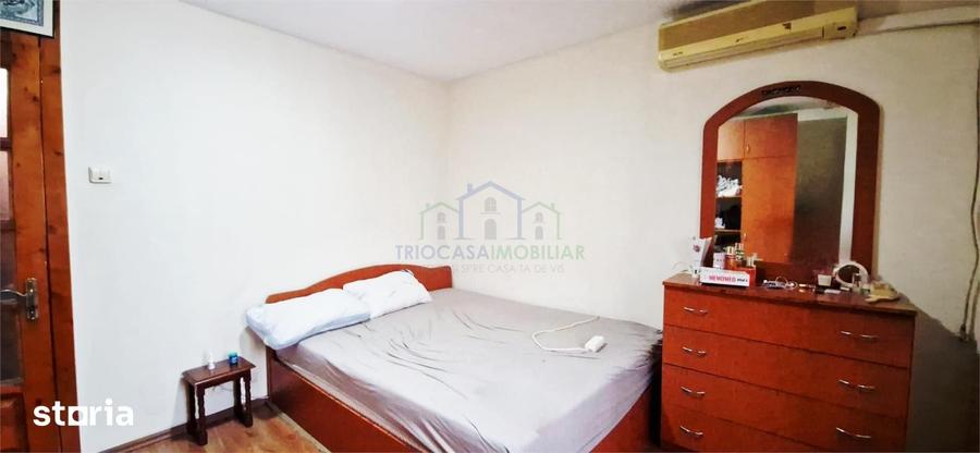 Apartament cu 4 camere decomandat în Central