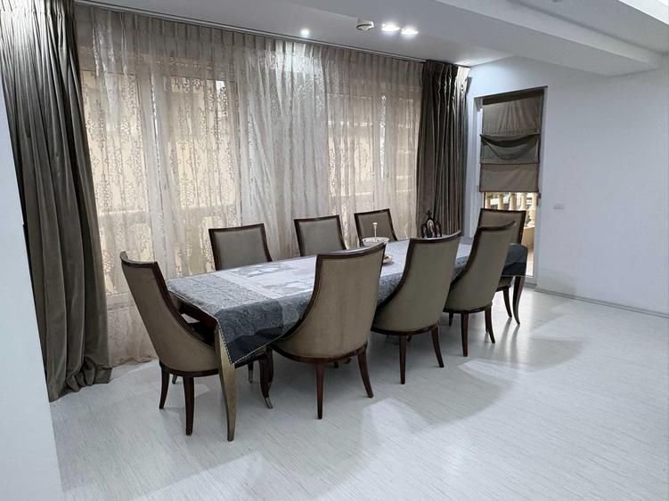 Apartament cu 4 camere decomandat în Herăstrău