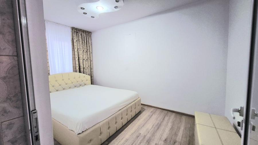 Apartament cu 3 camere semidecomandat în Hipodrom