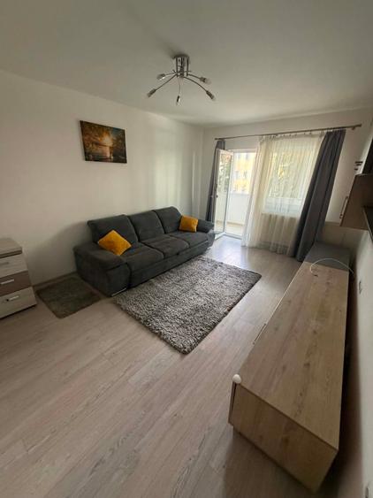 Apartament cu 3 camere în Republicii