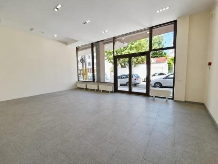 Tomis I, artera circulata, spatiu comercial amenajat - 1