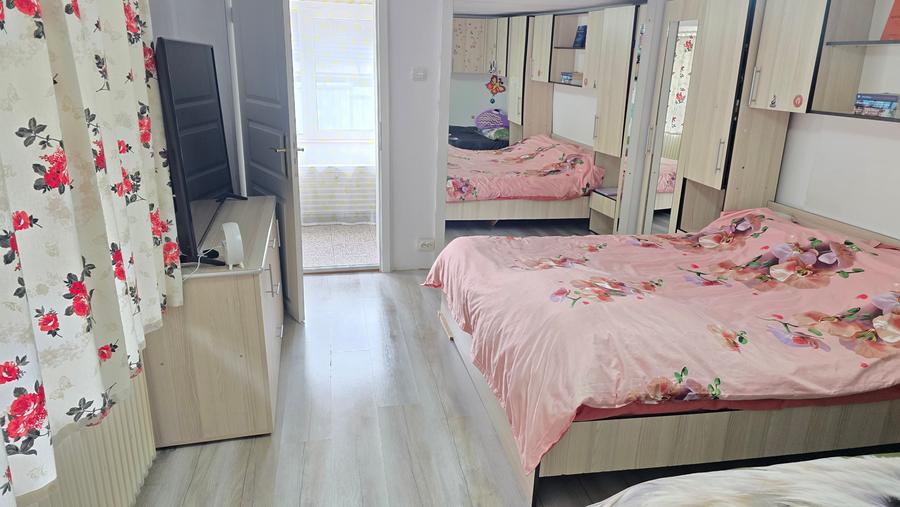 Vand proprietate in Deva, zona A. Vlaicu, compusa din casa de locuit si anexa - 9