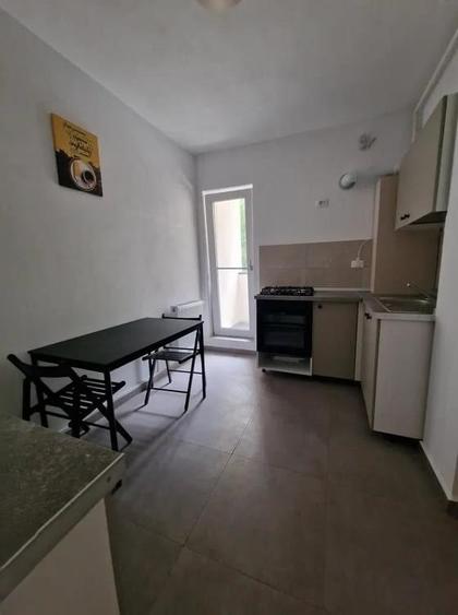 Apartament cu 2 camere, mobilat în Păcii