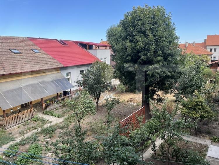 Apartament cu 4 camere decomandat în Central