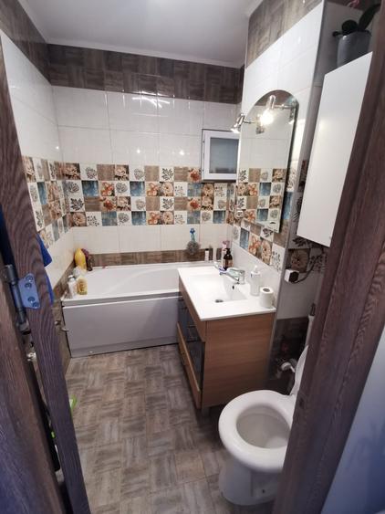 Apartament cu 3 camere decomandat în Giurgiului