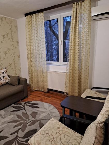 Apartament cu 2 camere semidecomandat în Gara de Nord