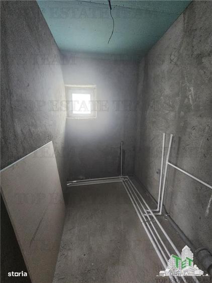 Casă cu 4 camere cu Teren 200 Mp în Haliu