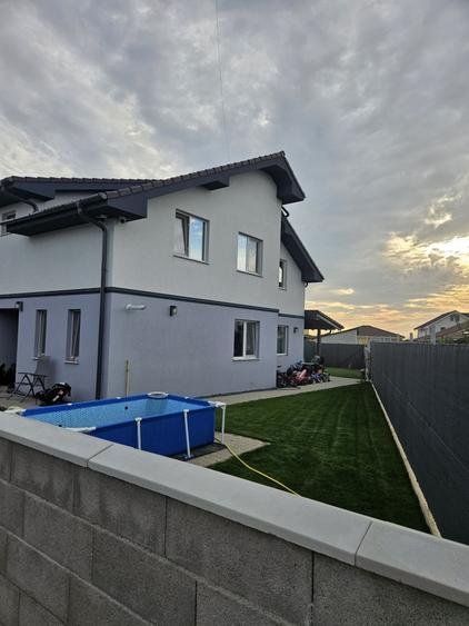 Casă cu 4 camere în Bucovăț