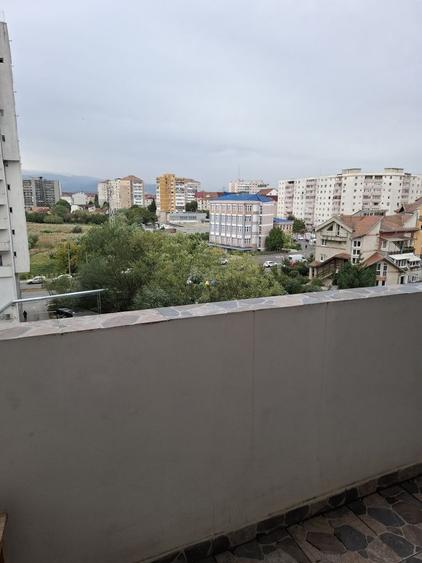 Garsonieră decomandată în Central