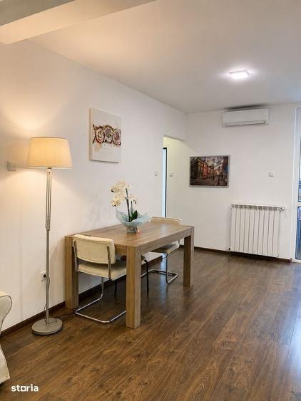 Apartament cu 4 camere în Rosetti