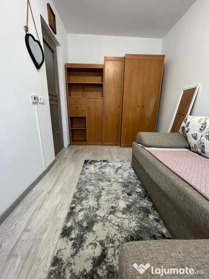 Garsonieră decomandată în Central