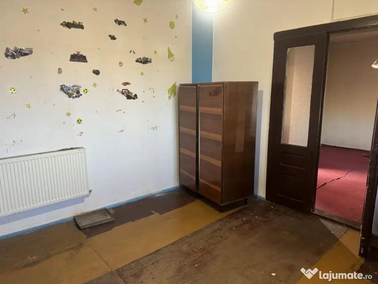 Casă cu 3 camere cu Teren 650 Mp în Central