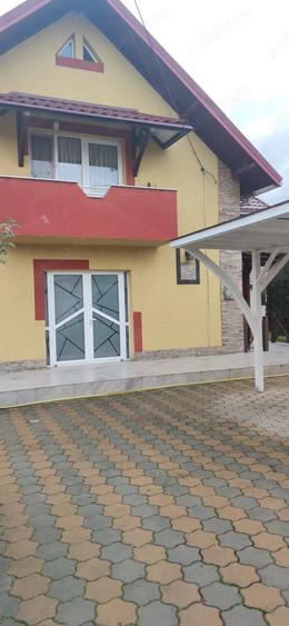 Casă cu 6 camere cu Teren 534 Mp în Geamăna