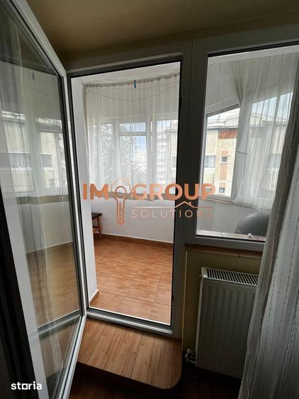 Apartament cu 3 camere decomandat în Nicolina