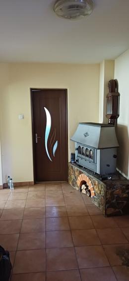 Casă cu 3 camere în Valea Iadului