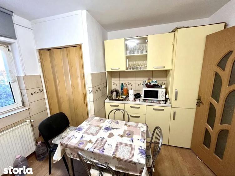 Apartament cu 3 camere decomandat în Lipovei