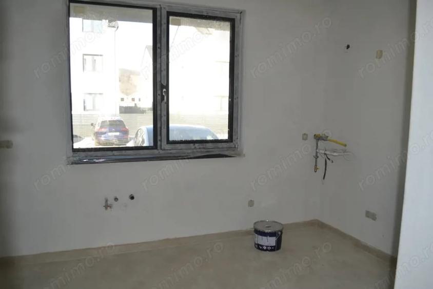 Casă cu 7 camere cu Teren 250 Mp în Sânpetru