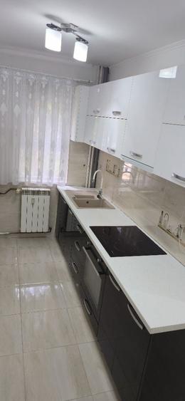 Apartament cu 3 camere semidecomandat în Sântandrei