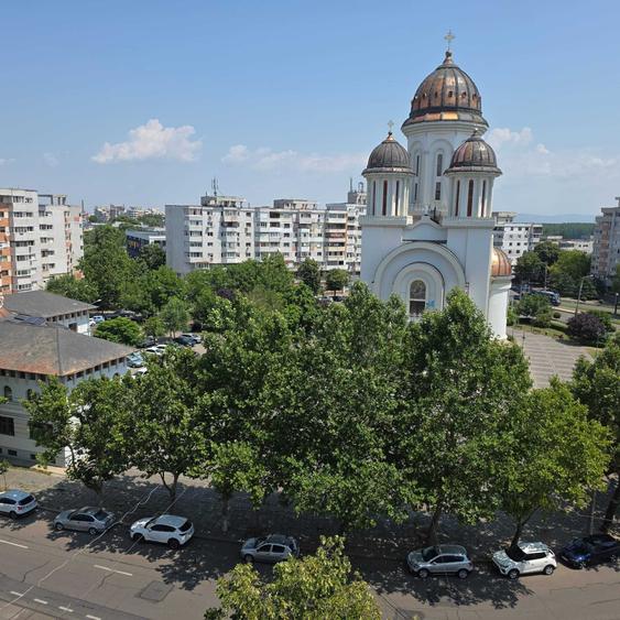 Apartament cu 2 camere decomandat în Exterior Vest