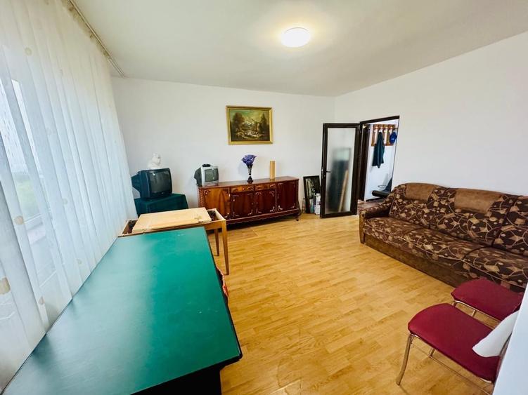 Apartament cu 2 camere semidecomandat în Vișan