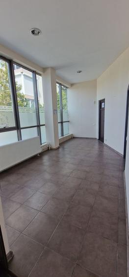 Spațiu comercial, de 240 mp, în Faleza Nord