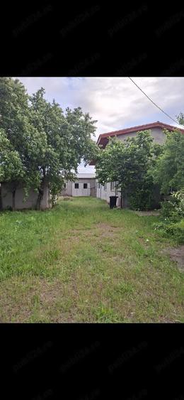 Spațiu comercial, de 250 mp, în Potoceni