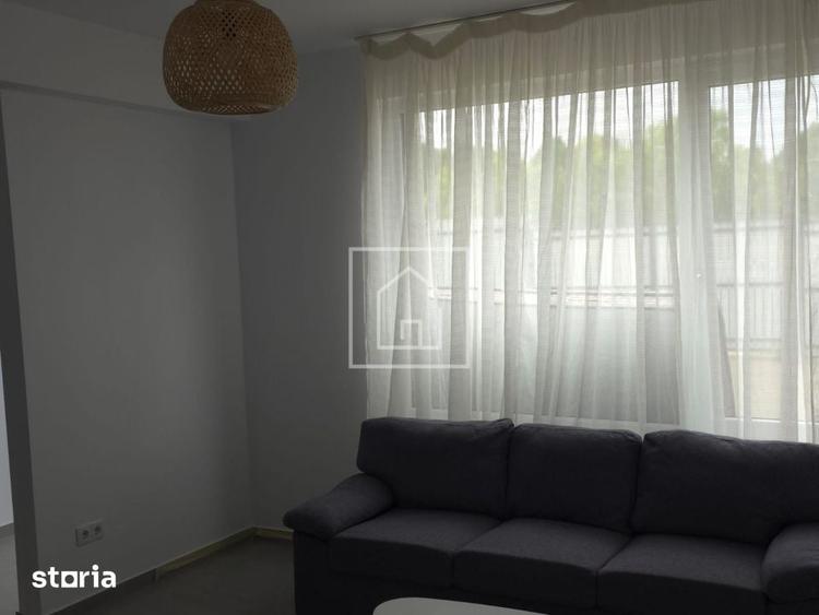 Casă cu 5 camere cu Teren 160 Mp în Cristian