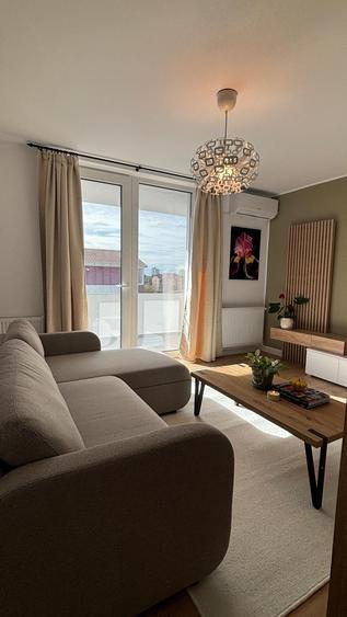 Apartament cu 2 camere decomandat, mobilat în Cetate