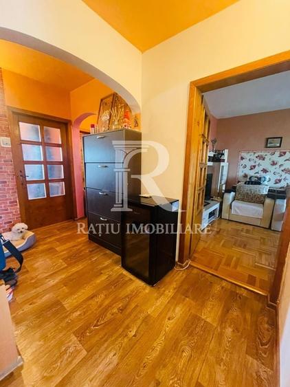 Apartament cu 3 camere decomandat, mobilat în Lotus