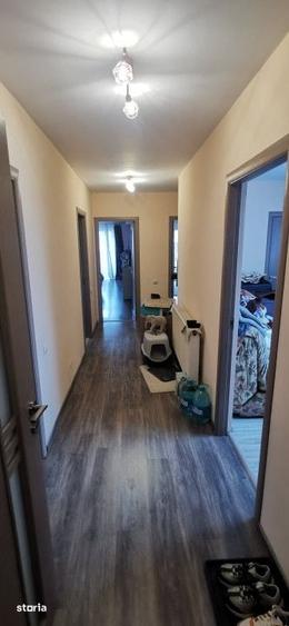 Casă cu 8 camere cu Teren 380 Mp în Central