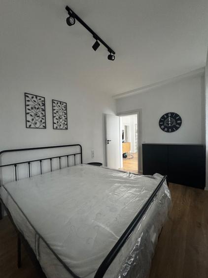 Casă cu 3 camere decomandat în Central