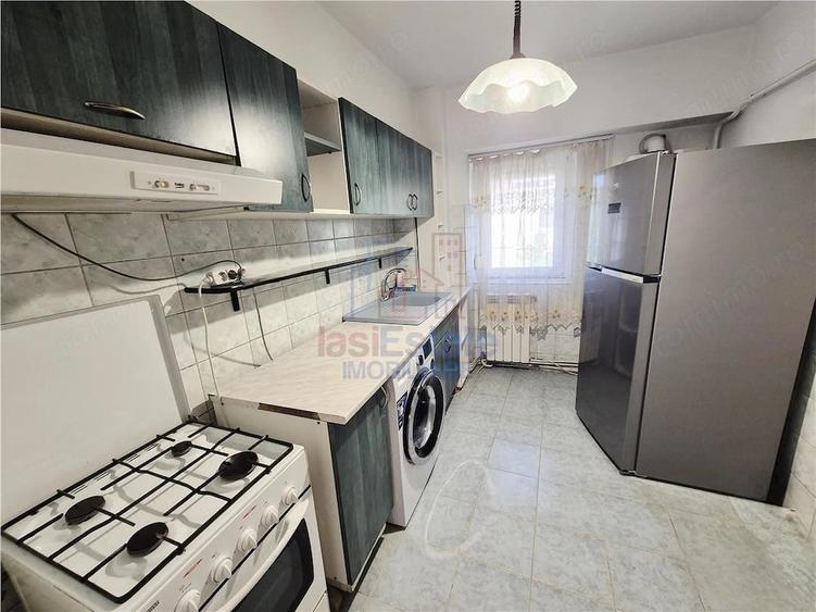 Apartament cu 2 camere decomandat în Filiași