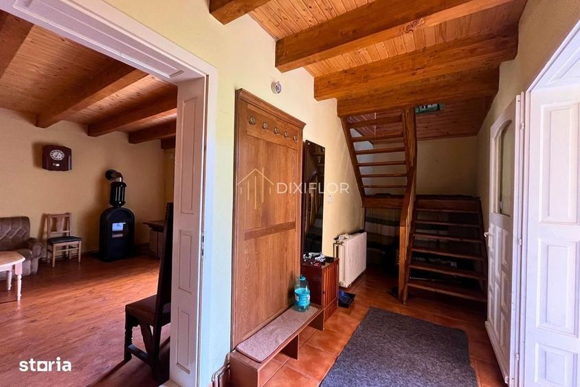 Casă cu 4 camere în Câmpu Cetății