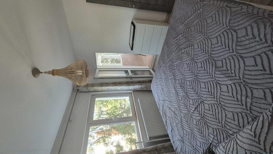 Apartament cu 4 camere decomandat în Central