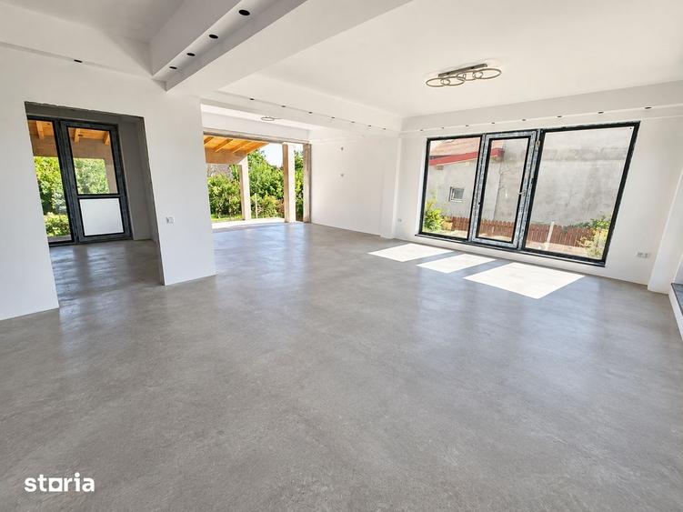 Casă cu 5 camere cu Teren 1000 Mp în Șendreni