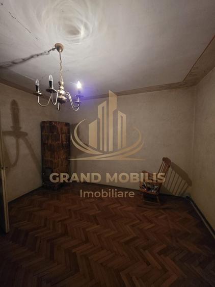 Casă individuală cu 4 camere cu Canalizare în Lipovei