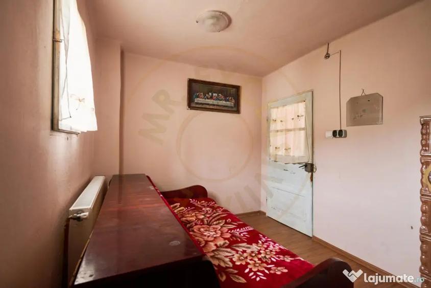 Casă cu 3 camere cu Teren 831 Mp în Central
