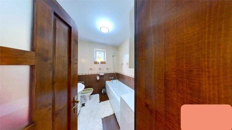 Casă cu 4 camere în Unirii