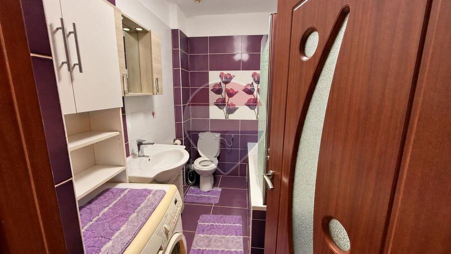 Apartament cu 3 camere semidecomandat în Iris