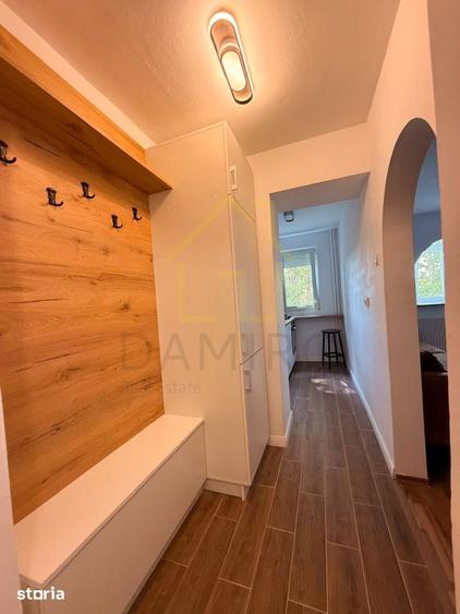 Apartament cu 3 camere decomandat în Berceni