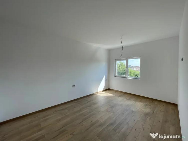 Casă cu 5 camere cu Teren 299 Mp în Ghiroda