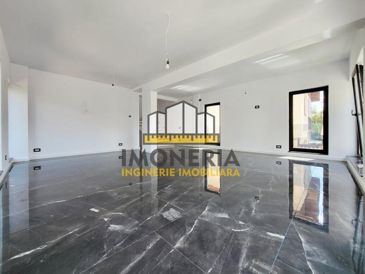 Casă individuală cu 5 camere cu Canalizare în Titan