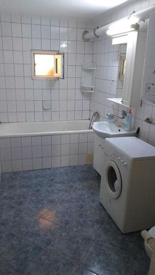 Casă cu 4 camere cu Teren 250 Mp în Giulești