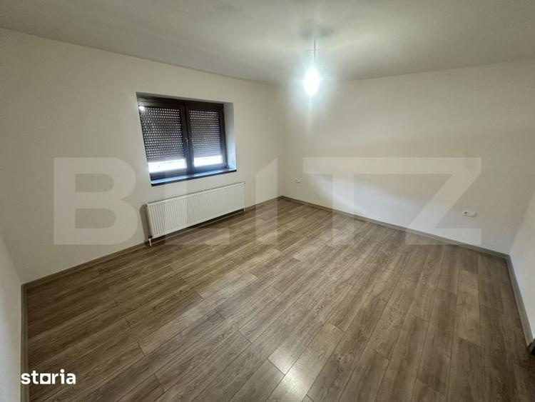 Casă cu 7 camere cu Teren 3200 Mp în Băcia