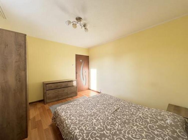 Apartament cu 3 camere decomandat, mobilat în Lunca Cetățuii