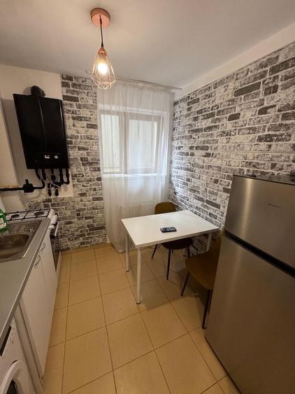 Apartament cu 2 camere decomandat în Regie