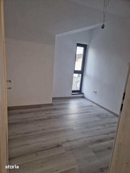 Casă cu 4 camere cu Teren 350 Mp în Urseni