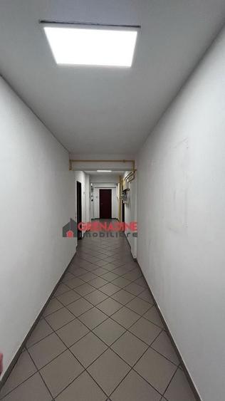 Birou, de 93 mp, în Răcădău