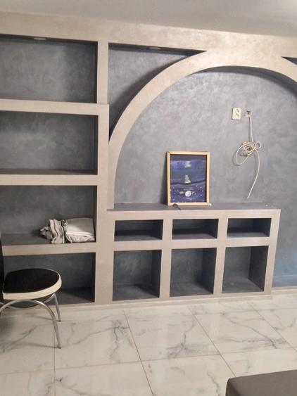 Apartament cu 3 camere semidecomandat în Exterior Vest